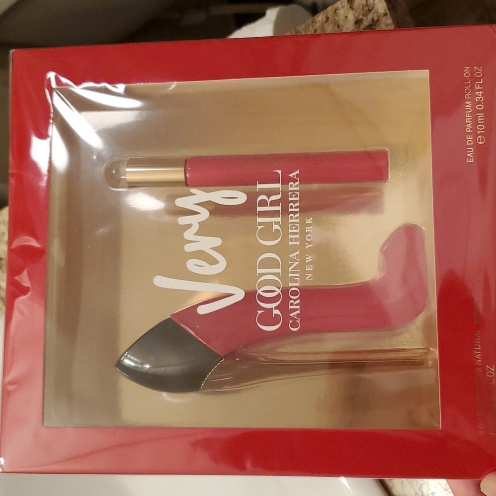 Very Good Girl gift set